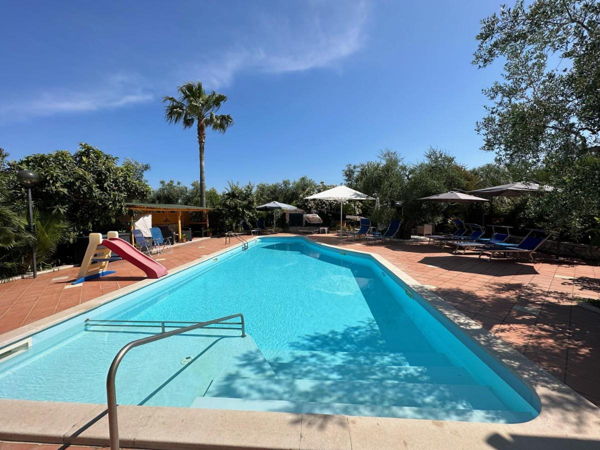 Villa Monica Appartamenti Весте Екстериор снимка