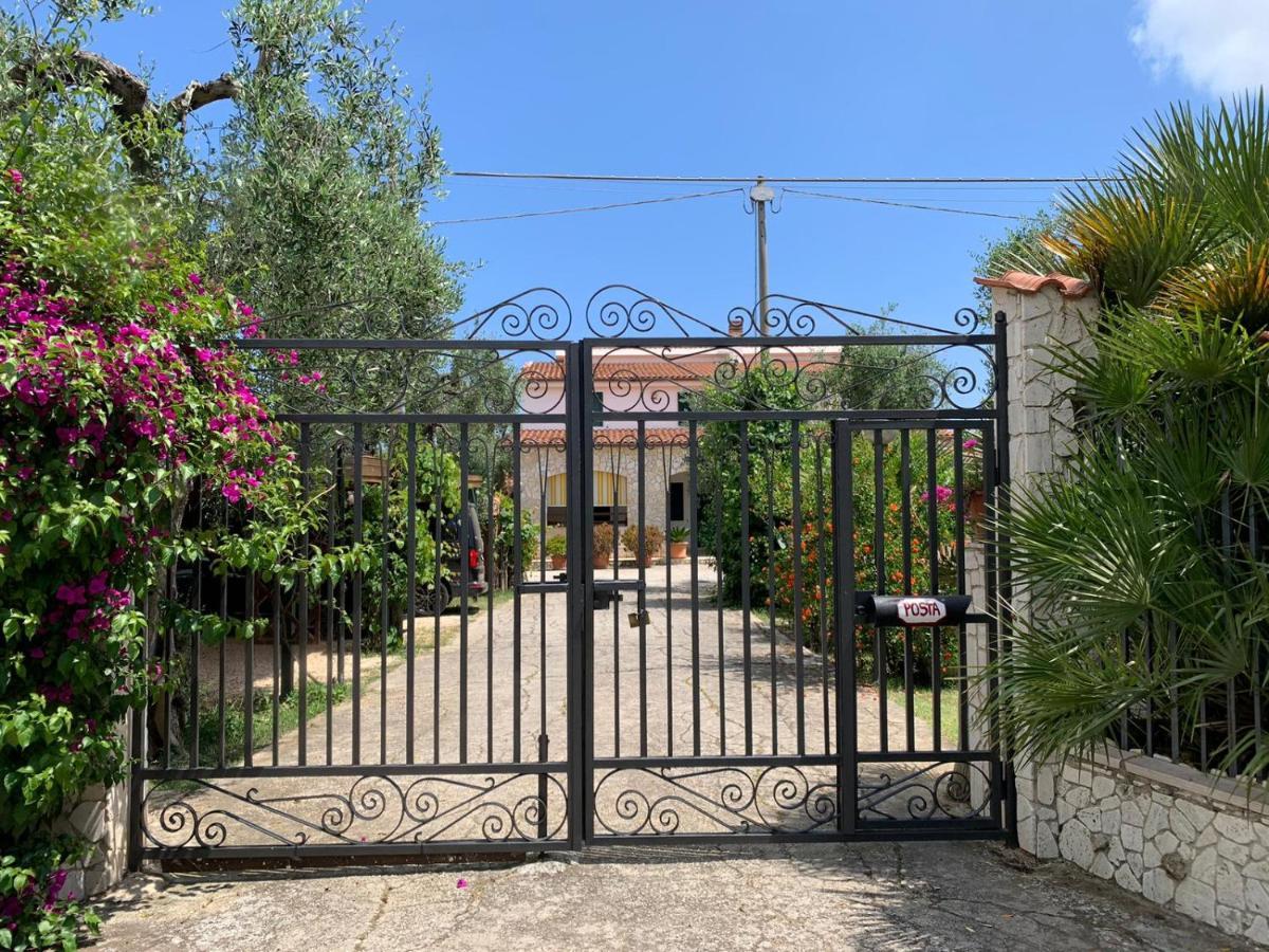 Villa Monica Appartamenti Весте Екстериор снимка