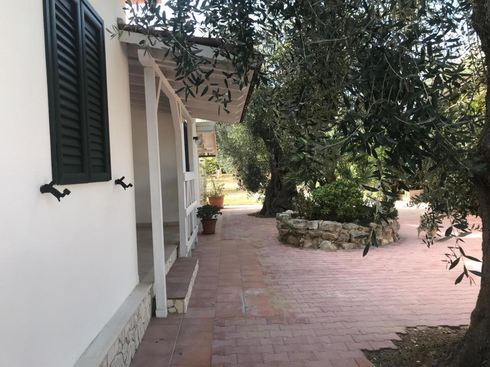 Villa Monica Appartamenti Весте Екстериор снимка