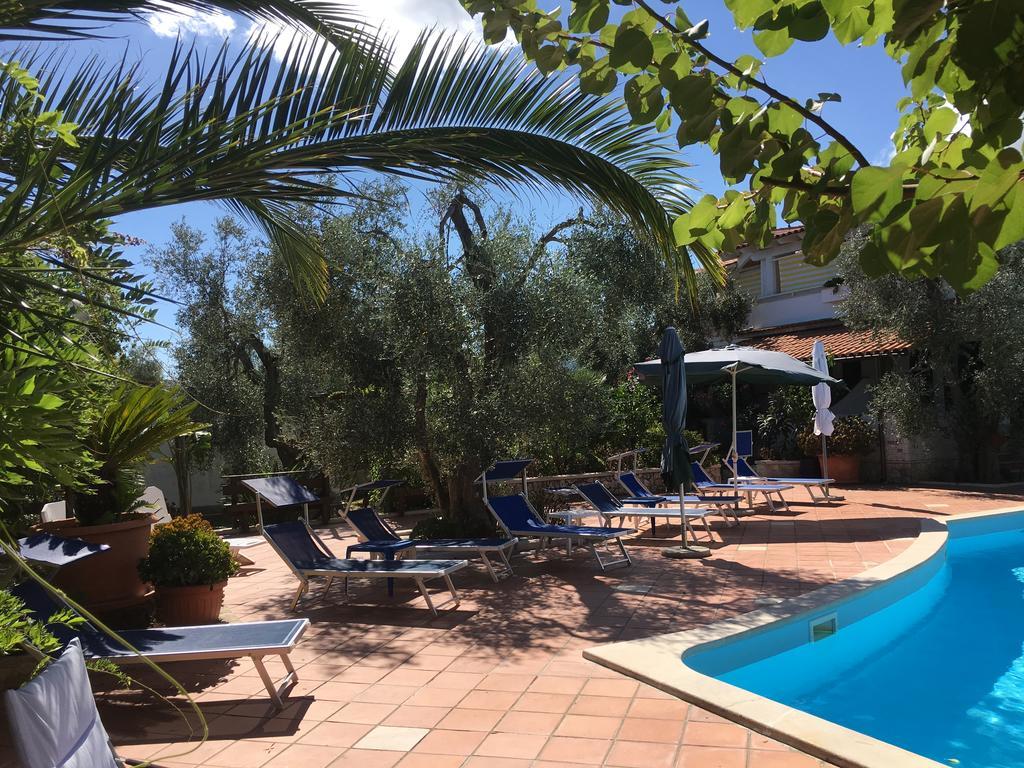 Villa Monica Appartamenti Весте Екстериор снимка