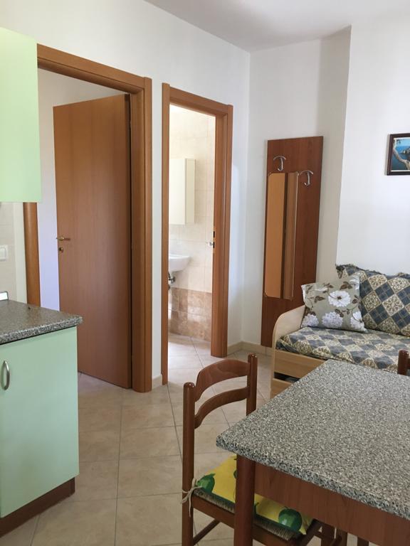 Villa Monica Appartamenti Весте Екстериор снимка