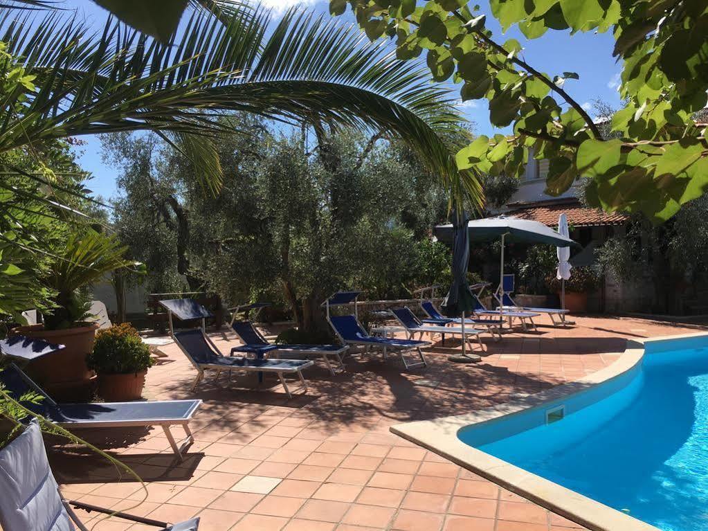 Villa Monica Appartamenti Весте Екстериор снимка